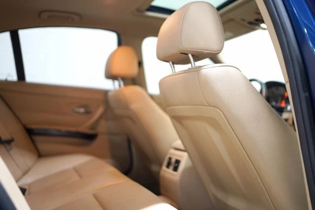 2011 BMW E90 3 Series Sedan - Image 20 of 21