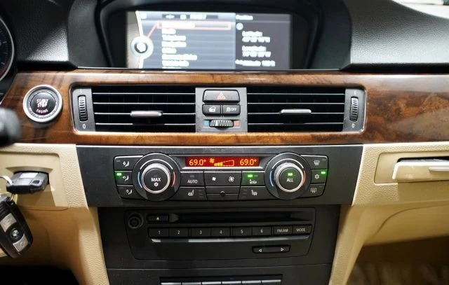 2011 BMW E90 3 Series Sedan - Image 17 of 21