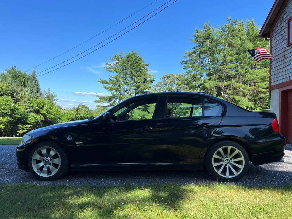 2011 BMW E90 3 Series Sedan - Image 11 of 12