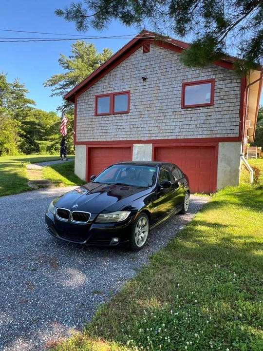 2011 BMW E90 3 Series Sedan - Image 10 of 12