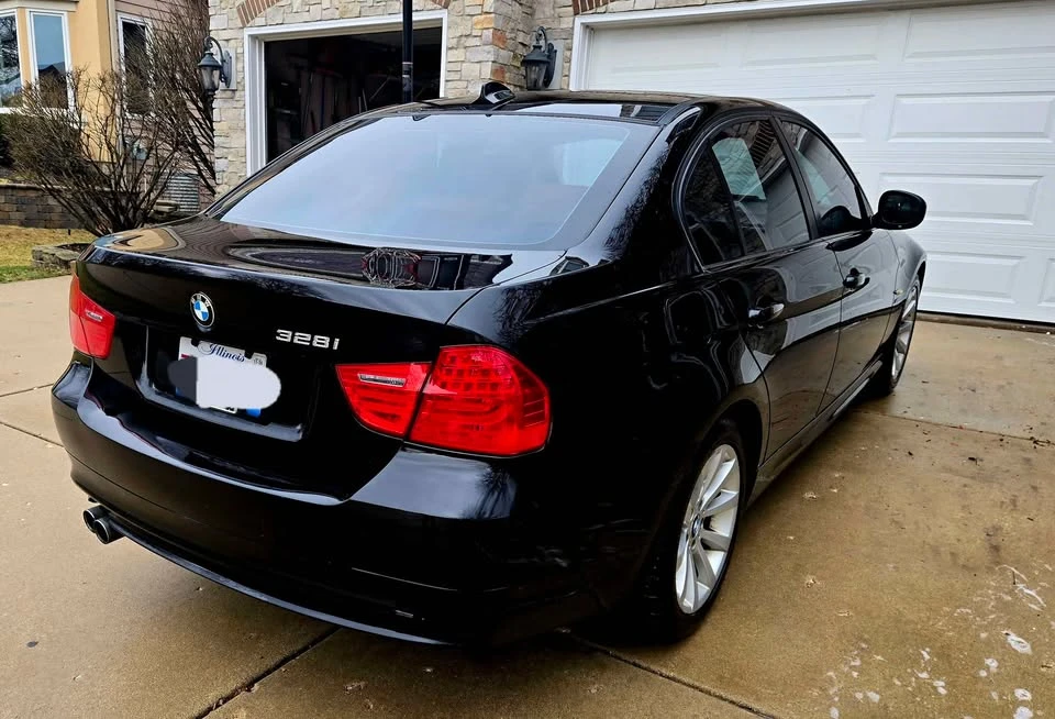 2011 BMW E90 3 Series Sedan - Image 5 of 10