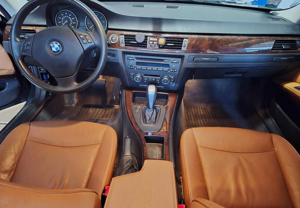 2011 BMW E90 3 Series Sedan - Image 7 of 10