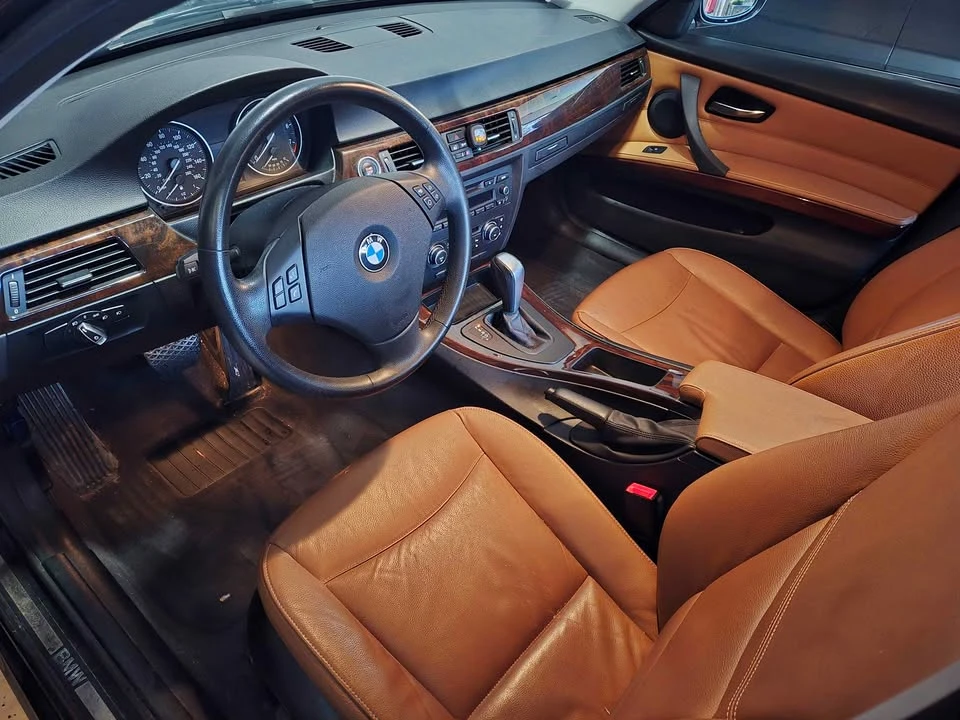 2011 BMW E90 3 Series Sedan - Image 6 of 10