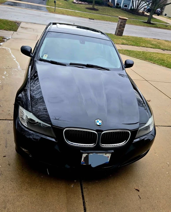 2011 BMW E90 3 Series Sedan - Image 2 of 10