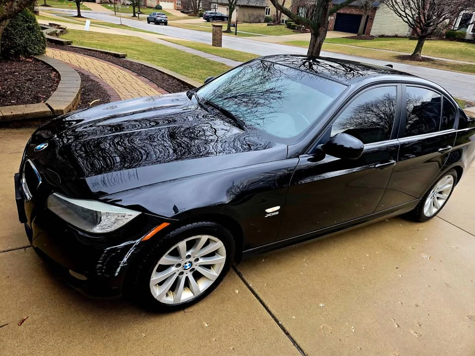 2011 BMW E90 3 Series Sedan - Image 4 of 10