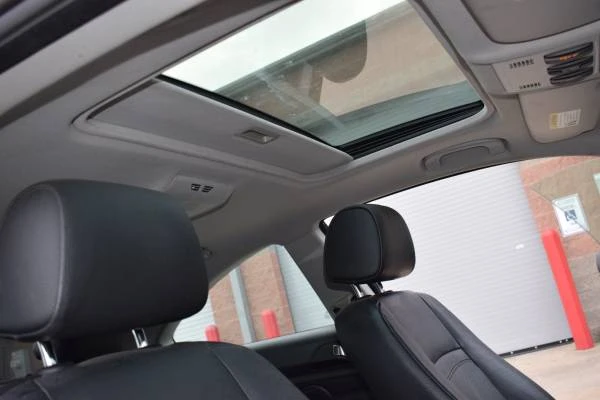 2011 BMW E90 3 Series Sedan - Image 13 of 19