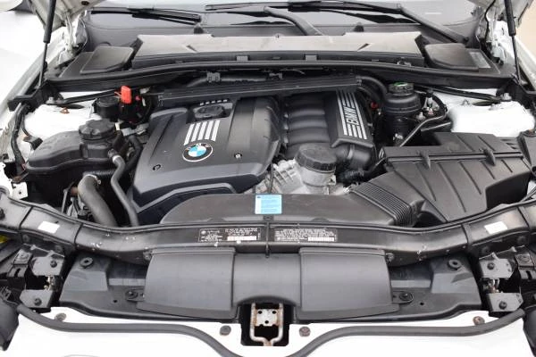 2011 BMW E90 3 Series Sedan - Image 9 of 19