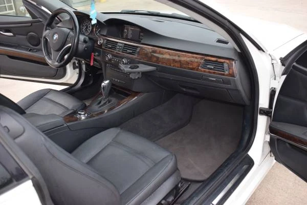 2011 BMW E90 3 Series Sedan - Image 12 of 19