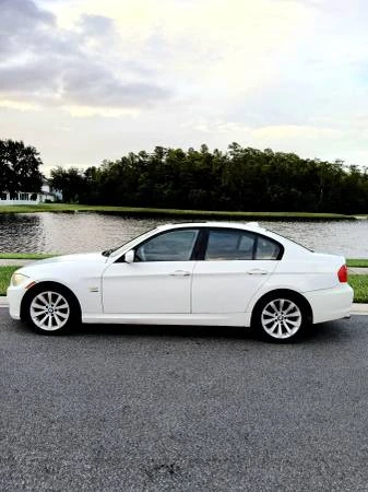 2011 BMW E90 3 Series Sedan - Image 5 of 10