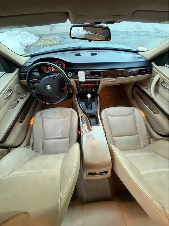 2011 BMW E90 3 Series Sedan - Image 5 of 9