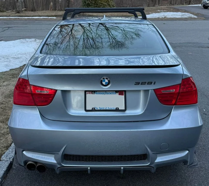 2011 BMW E90 3 Series Sedan - Image 2 of 9