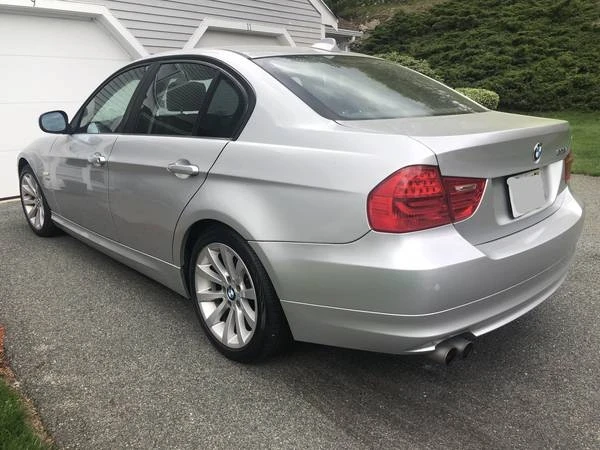 2011 BMW E90 3 Series Sedan - Image 2 of 2