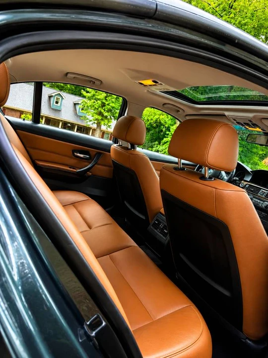 2011 BMW E90 3 Series Sedan - Image 6 of 13