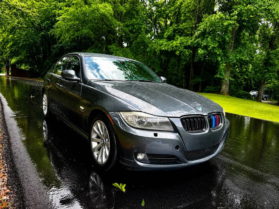 2011 BMW E90 3 Series Sedan - Image 2 of 13
