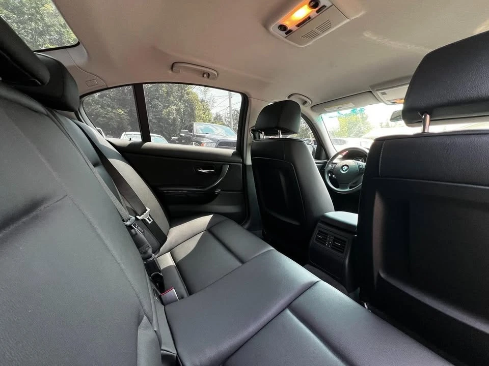 2011 BMW E90 3 Series Sedan - Image 14 of 15