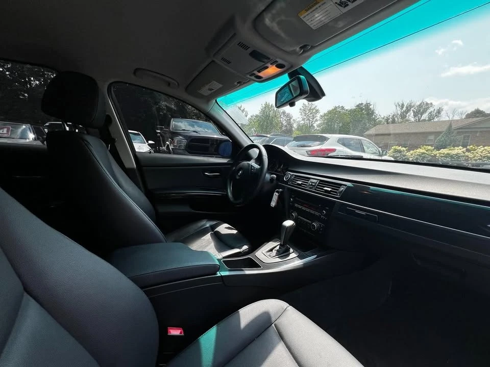 2011 BMW E90 3 Series Sedan - Image 12 of 15