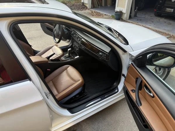 2011 BMW E90 3 Series Sedan - Image 8 of 15
