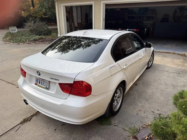 2011 BMW E90 3 Series Sedan - Image 5 of 15