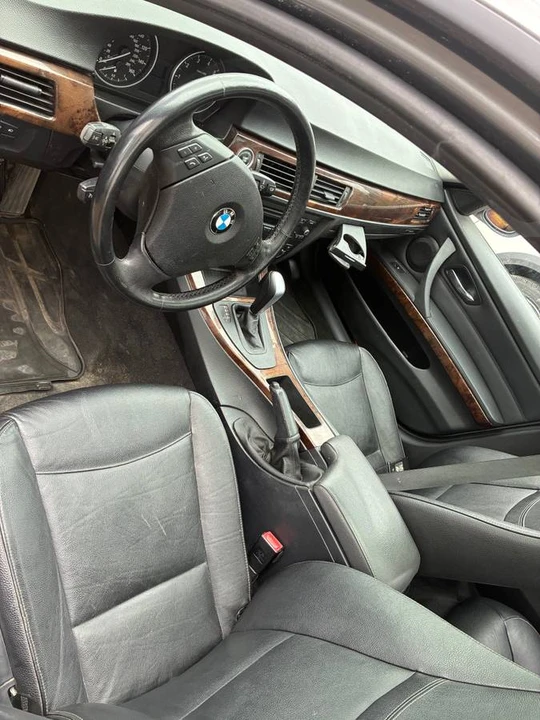 2011 BMW E90 3 Series Sedan - Image 3 of 6