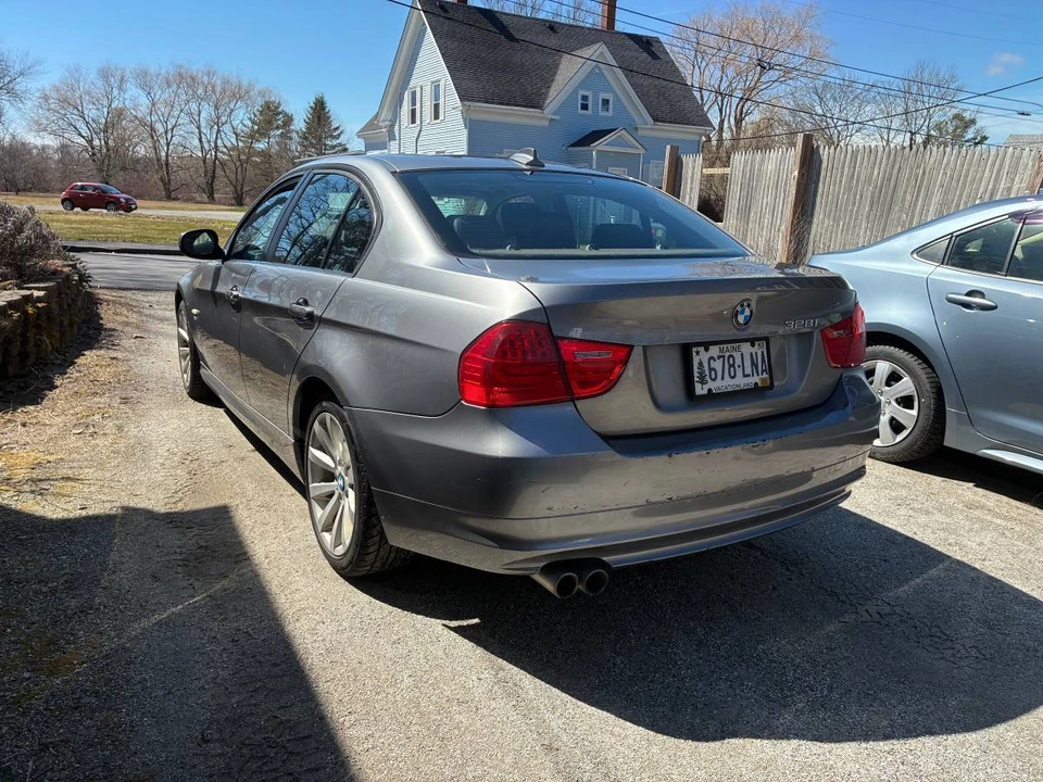 2011 BMW E90 3 Series Sedan - Image 2 of 6