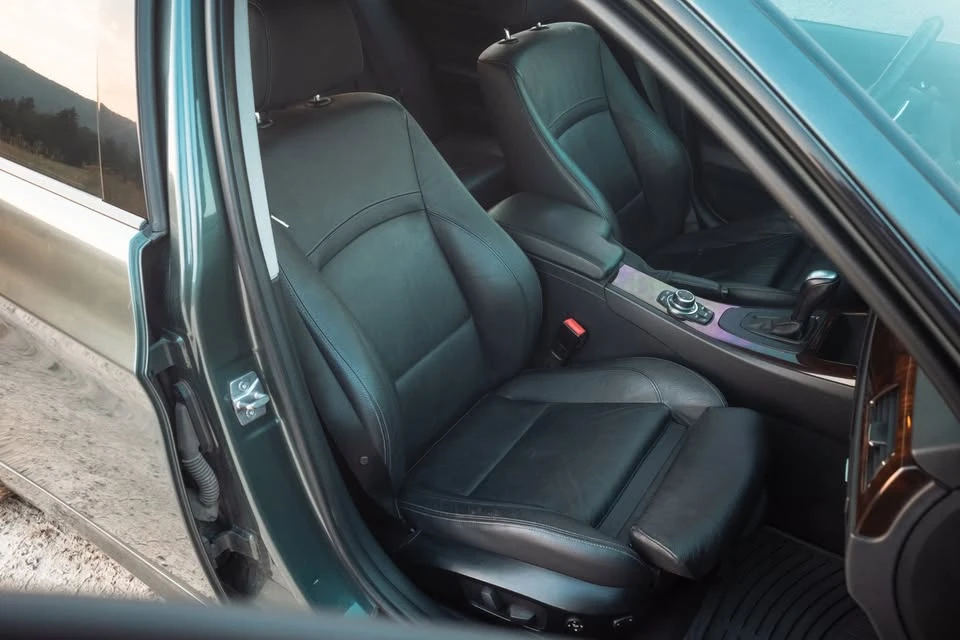 2011 BMW E90 3 Series Sedan - Image 9 of 16