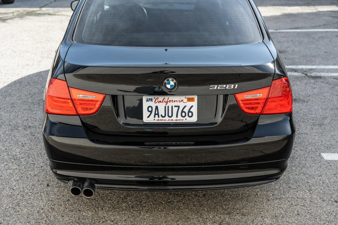 2011 BMW E90 3 Series Sedan - Image 24 of 31