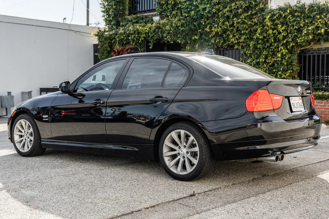 2011 BMW E90 3 Series Sedan - Image 4 of 31