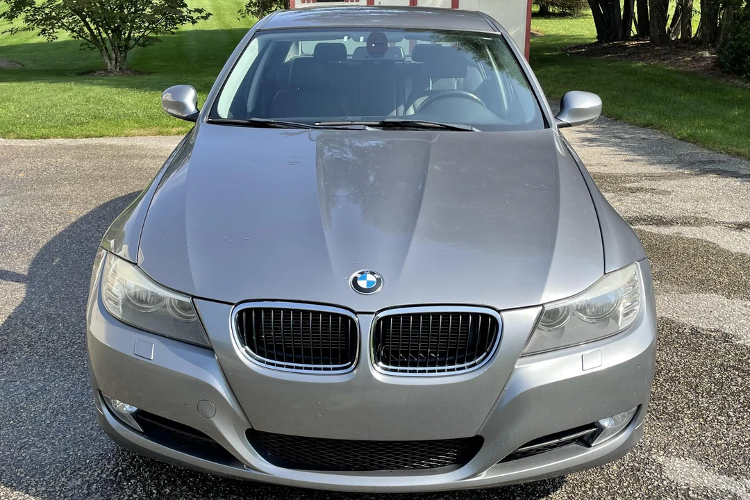 2011 BMW E90 3 Series Sedan - Image 2 of 7