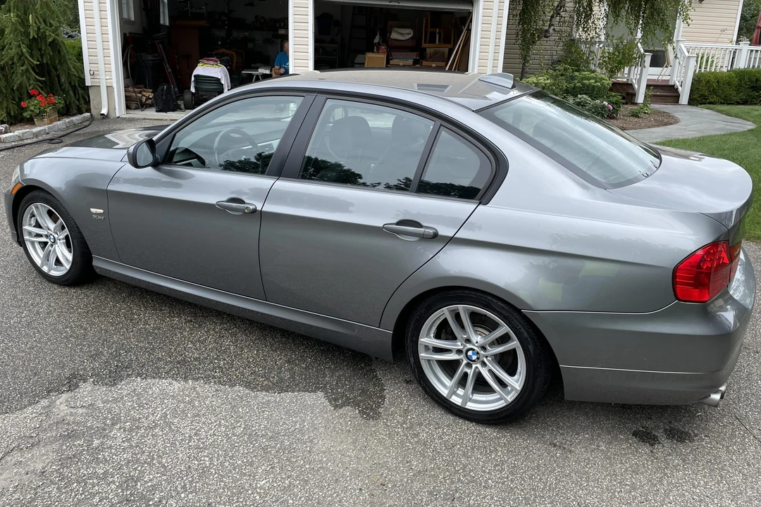 2011 BMW E90 3 Series Sedan - Image 4 of 7
