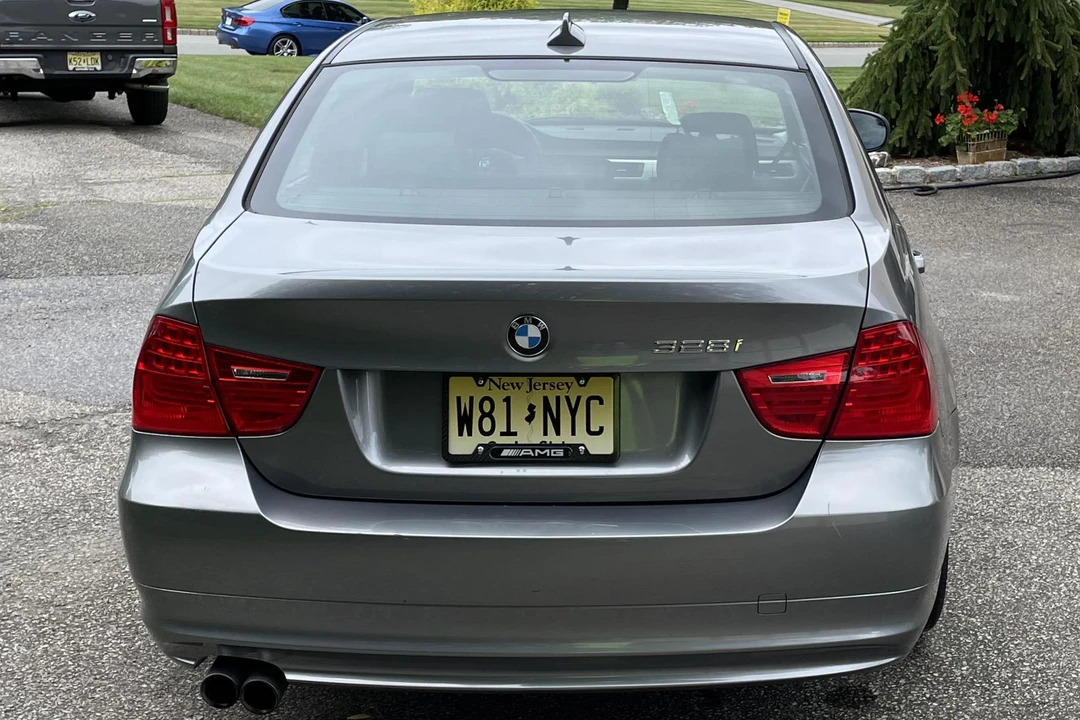 2011 BMW E90 3 Series Sedan - Image 5 of 7