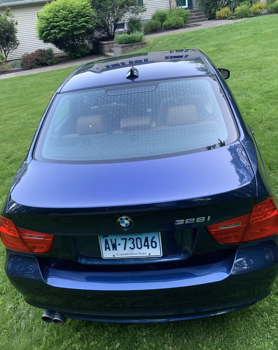 2011 BMW E90 3 Series Sedan - Image 12 of 31