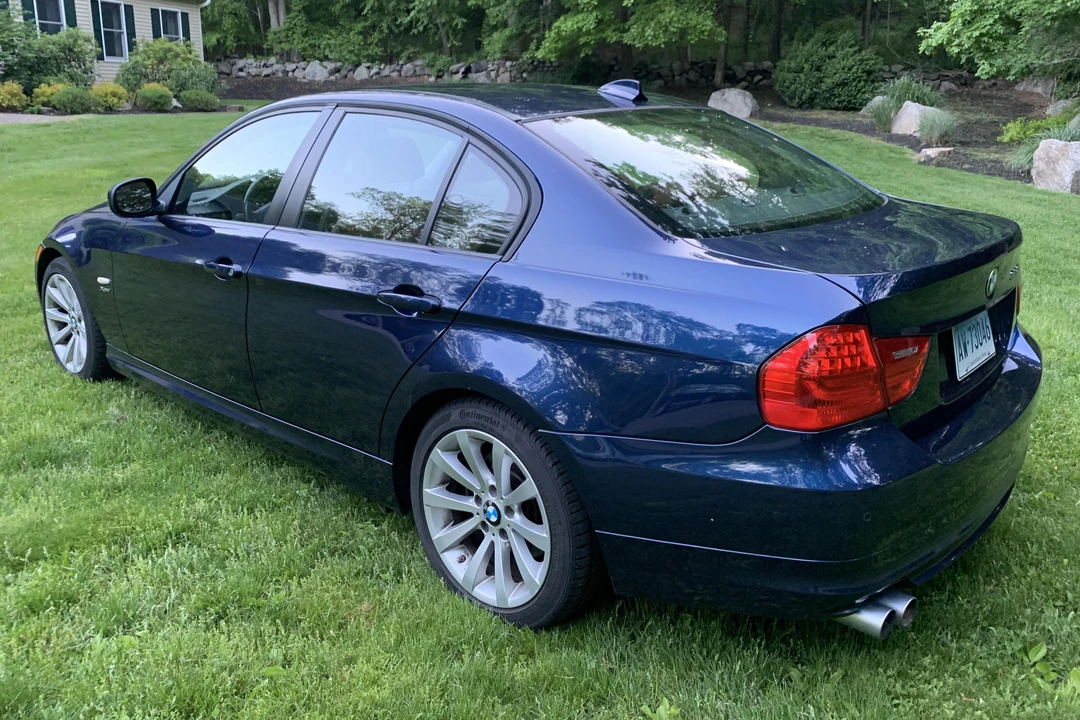 2011 BMW E90 3 Series Sedan - Image 4 of 31