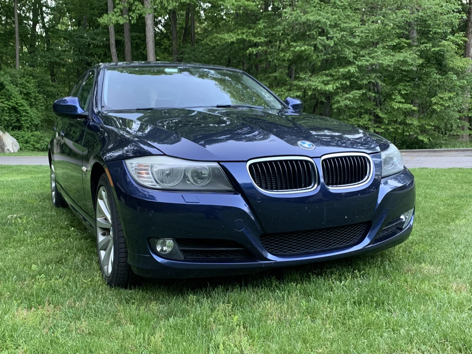 2011 BMW E90 3 Series Sedan - Image 18 of 31