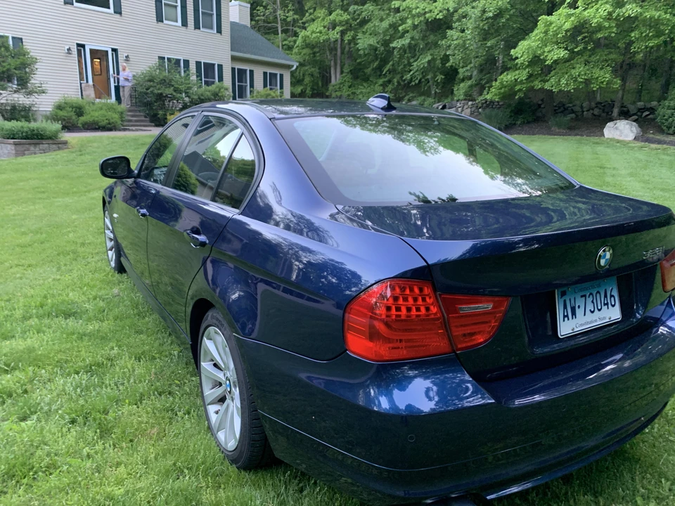 2011 BMW E90 3 Series Sedan - Image 9 of 31