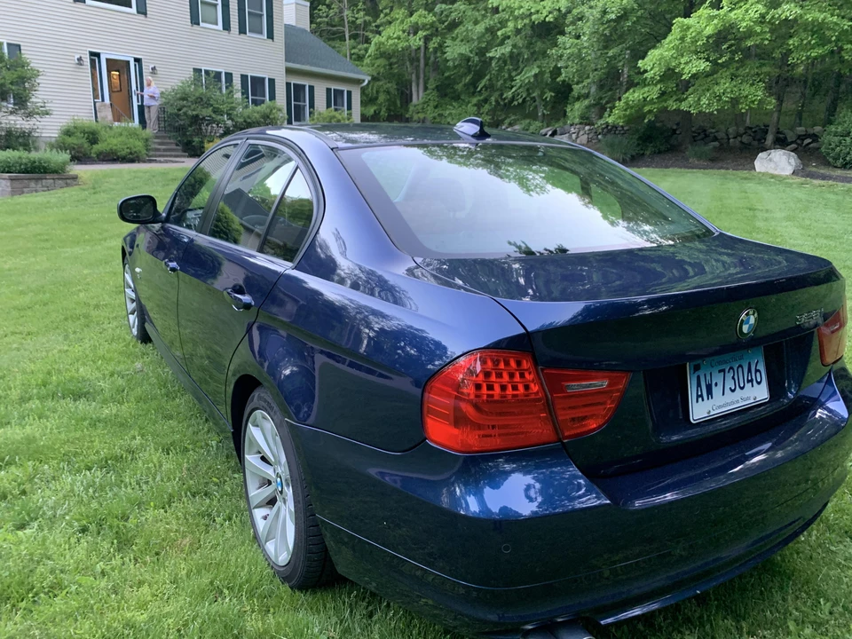 2011 BMW E90 3 Series Sedan - Image 8 of 31