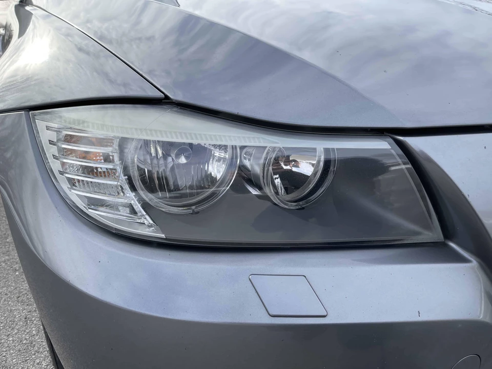 2011 BMW E90 3 Series Sedan - Image 28 of 31