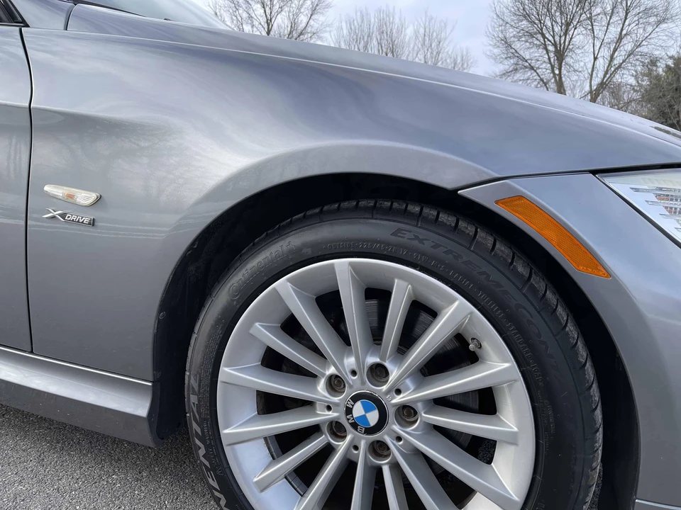 2011 BMW E90 3 Series Sedan - Image 25 of 31