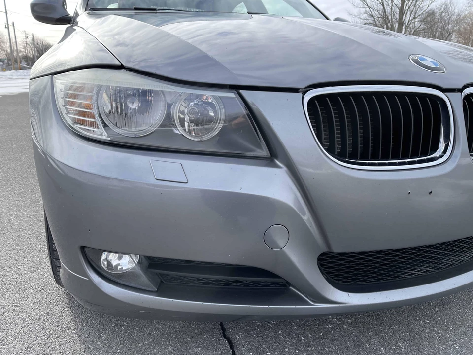 2011 BMW E90 3 Series Sedan - Image 27 of 31