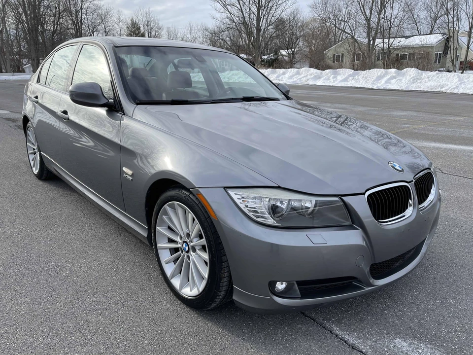 2011 BMW E90 3 Series Sedan - Image 21 of 31