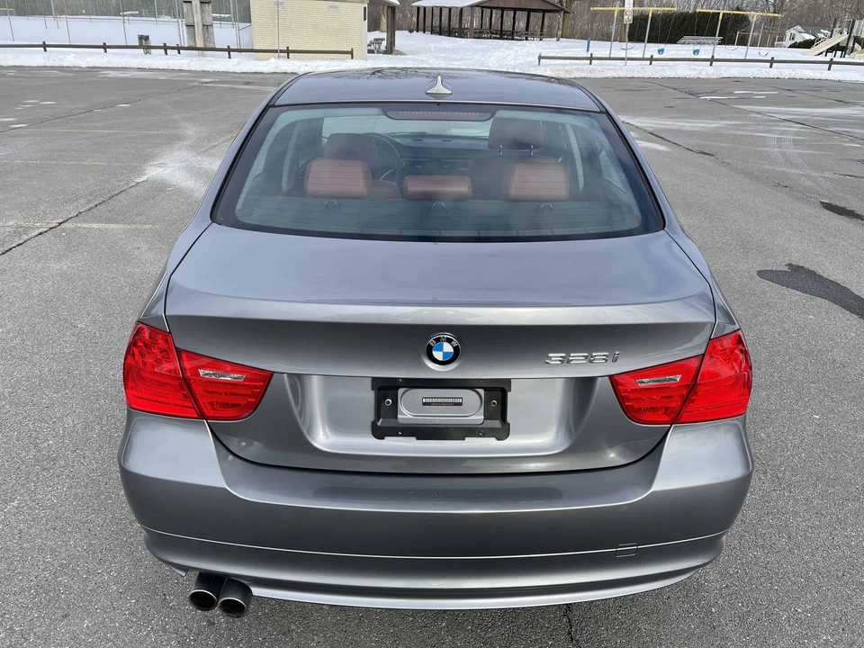 2011 BMW E90 3 Series Sedan - Image 15 of 31