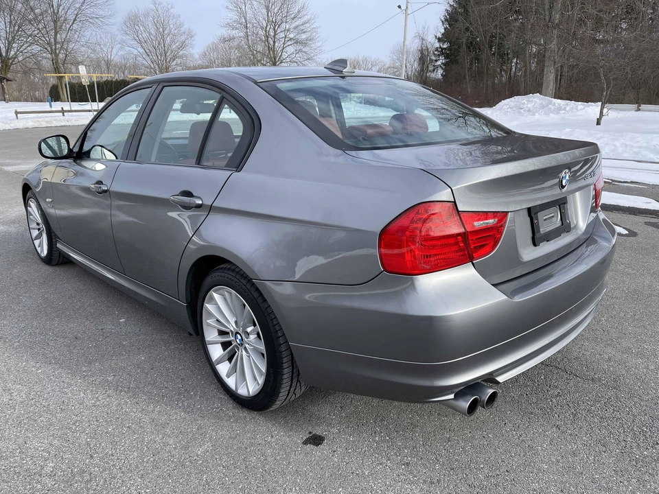 2011 BMW E90 3 Series Sedan - Image 13 of 31