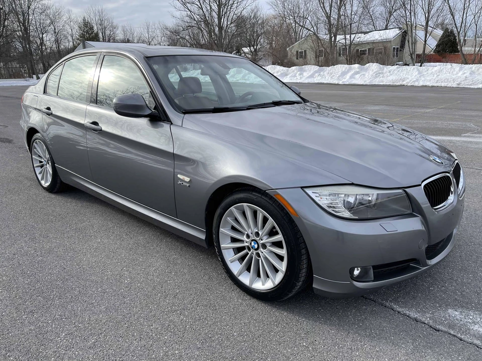 2011 BMW E90 3 Series Sedan - Image 20 of 31