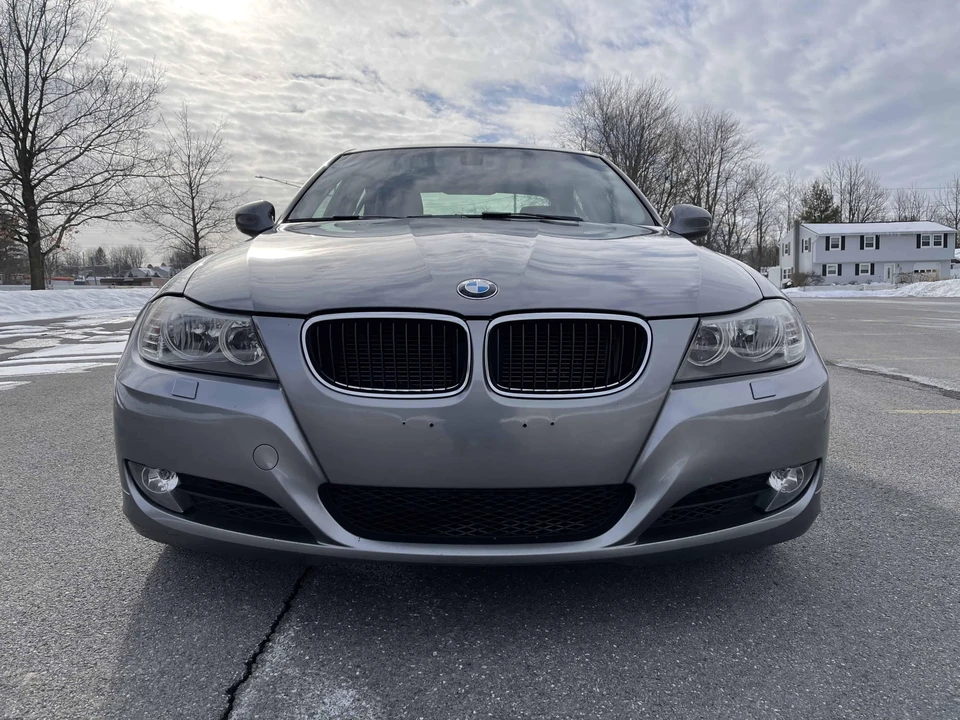 2011 BMW E90 3 Series Sedan - Image 2 of 31