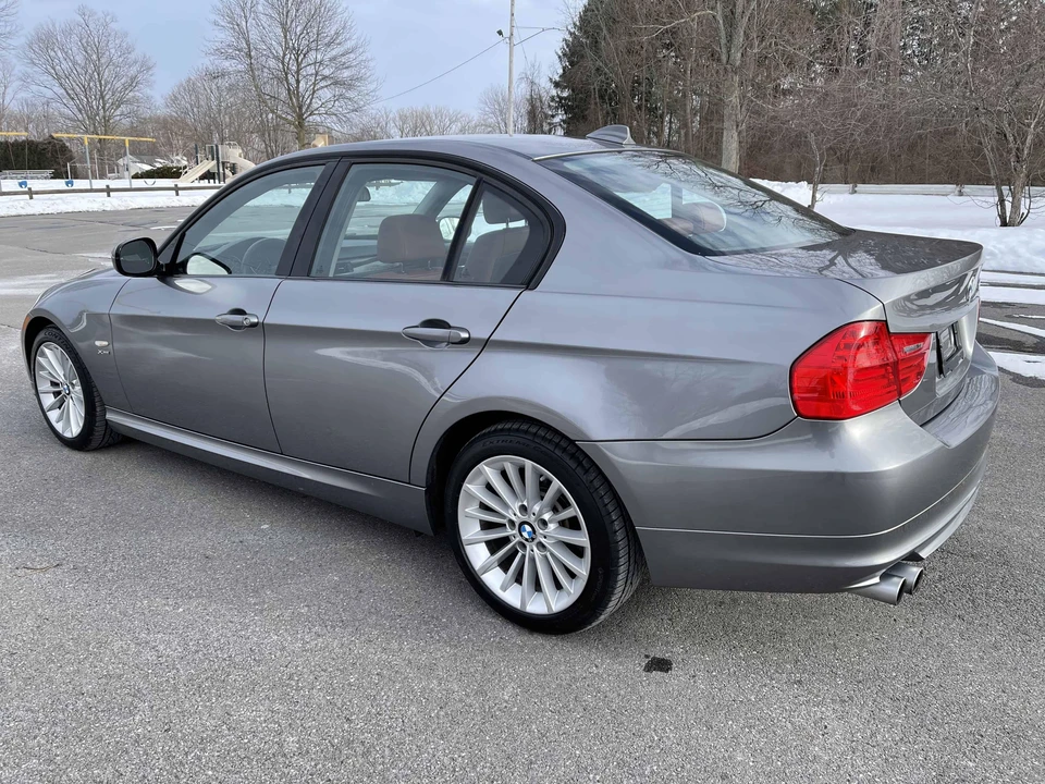 2011 BMW E90 3 Series Sedan - Image 12 of 31