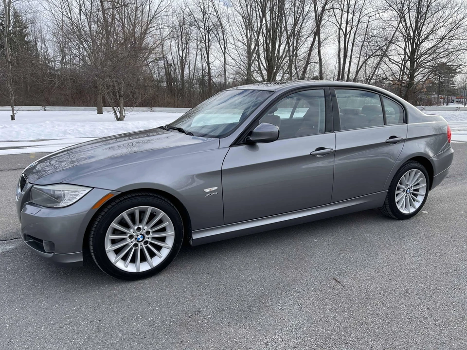 2011 BMW E90 3 Series Sedan - Image 10 of 31