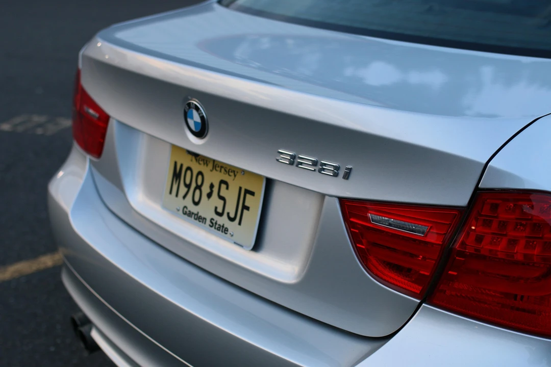 2011 BMW E90 3 Series Sedan - Image 21 of 31