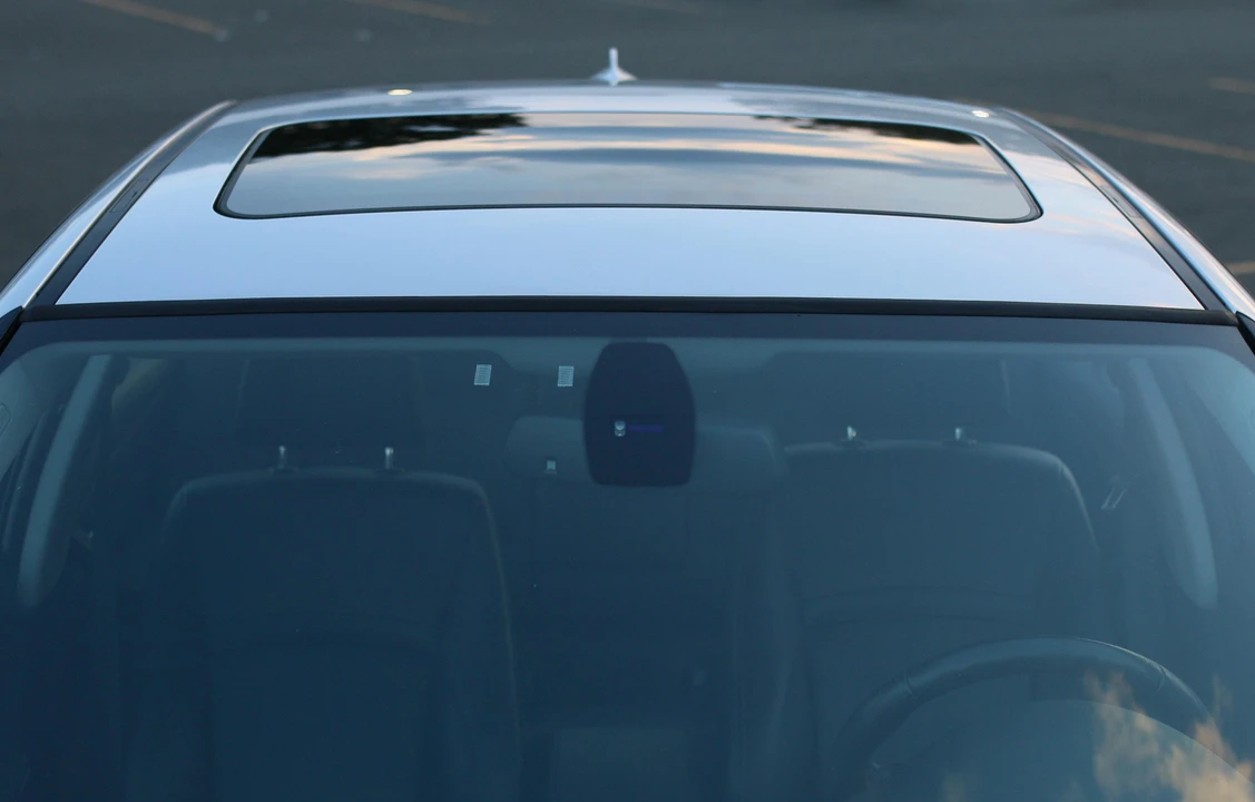 2011 BMW E90 3 Series Sedan - Image 11 of 31
