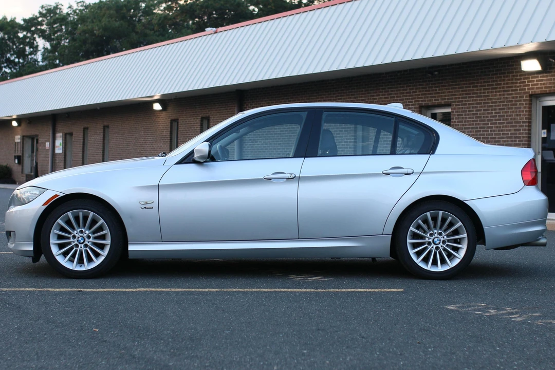 2011 BMW E90 3 Series Sedan - Image 6 of 31