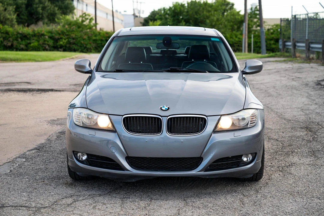 2011 BMW E90 3 Series Sedan - Image 6 of 31