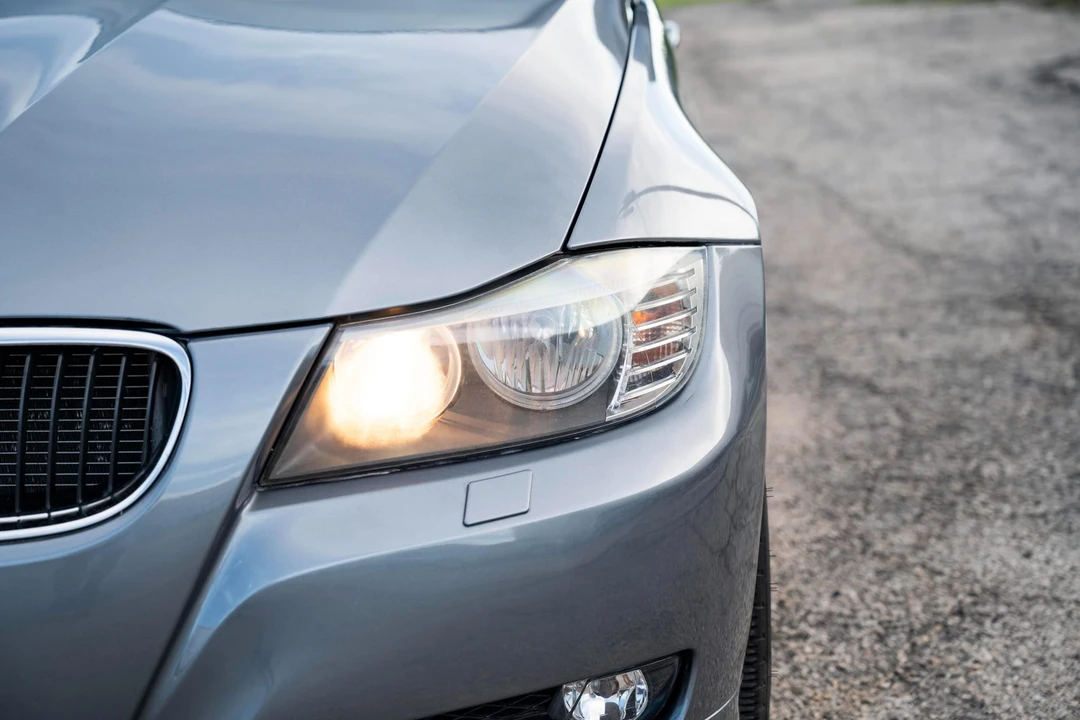 2011 BMW E90 3 Series Sedan - Image 23 of 31